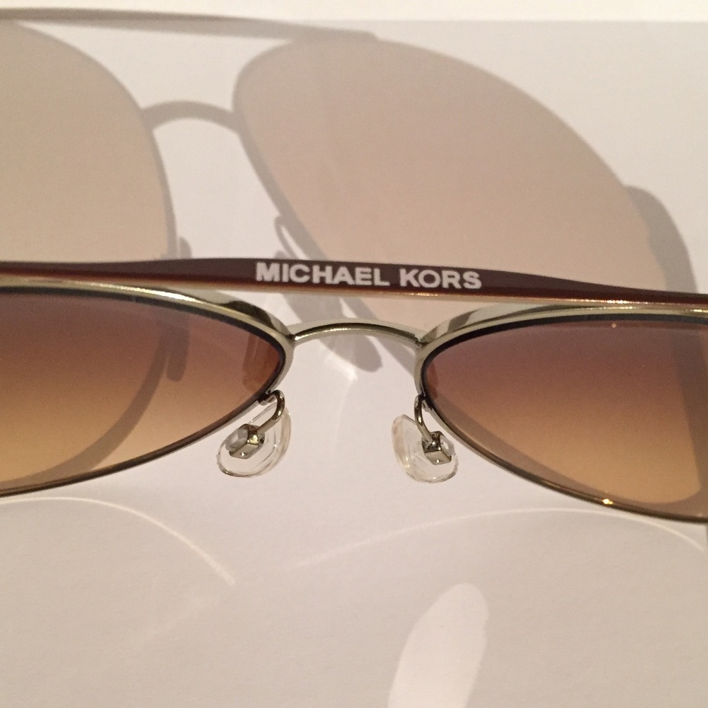 Michael Kors MK5007 HVAR Tortoise Gold/Warm Brown Pilot Sunglasses - Picture 4 of 7